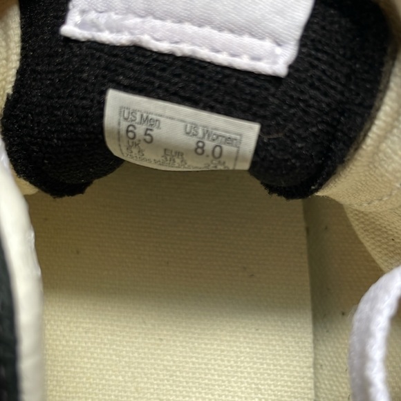 Vans - Picture 8 of 8